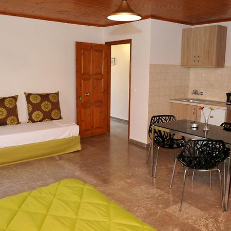 Anna Apartments Kontokali Habitación foto